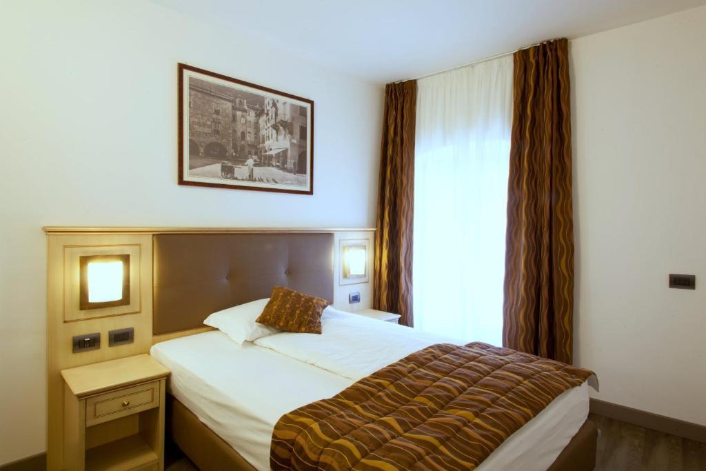 Hotel Portici - Romantik & Wellness Riva del Garda Room photo